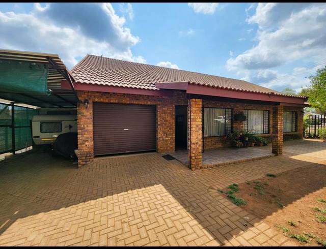 3 BEDROOM HOUSE FOR SALE IN LYDENBURG